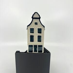 Beautiful Vintage KLM Blue Delft House #30 2012 - No Alcohol